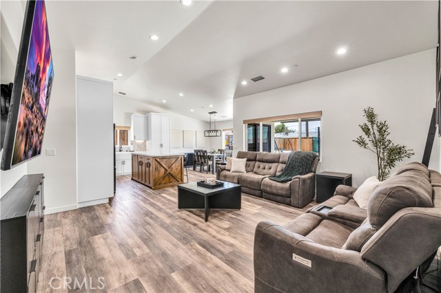 Detail Gallery Image 7 of 37 For 7412 Del Monte Ave, Yucca Valley,  CA 92284 - 3 Beds | 2 Baths