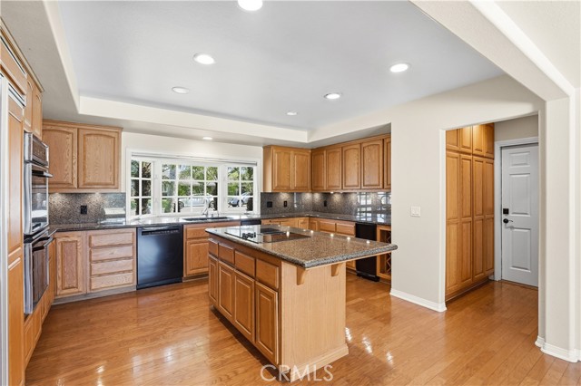 Detail Gallery Image 18 of 32 For 1062 El Camino, Santa Ana,  CA 92705 - 4 Beds | 2/1 Baths