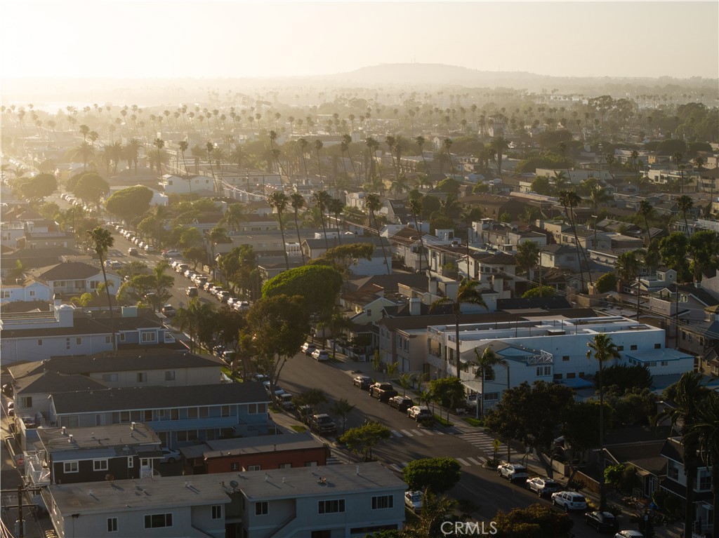https://media.crmls.org/medias/a0cdeb99-c6dd-4820-b176-94acabf1b60d.jpg?preset=X-Large