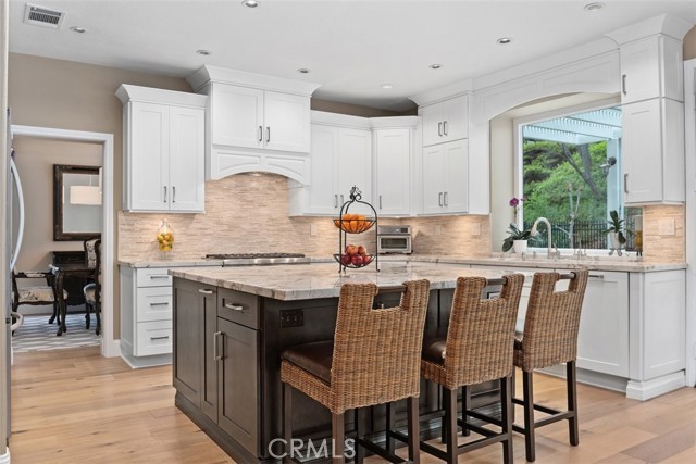 Detail Gallery Image 6 of 34 For 26121 Camino Largo, Mission Viejo,  CA 92692 - 5 Beds | 3/1 Baths