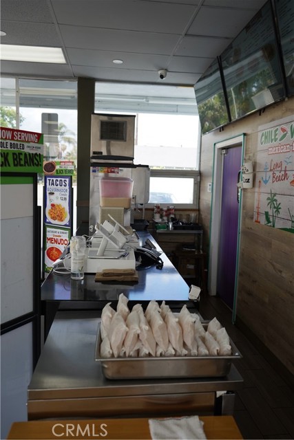 0, Long Beach CA: https://media.crmls.org/medias/a0ce6884-ece0-4737-9c43-31fa8a726c61.jpg