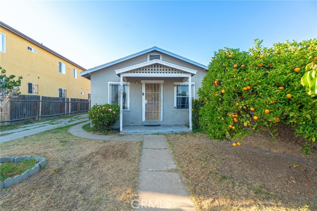 Detail Gallery Image 1 of 26 For 151 E 105th St, Los Angeles,  CA 90003 - 2 Beds | 1 Baths