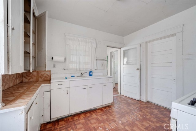 1715 Cherry Street, Bakersfield CA: https://media.crmls.org/medias/a0ceb1b8-07b8-4003-aadc-a311355d34ee.jpg