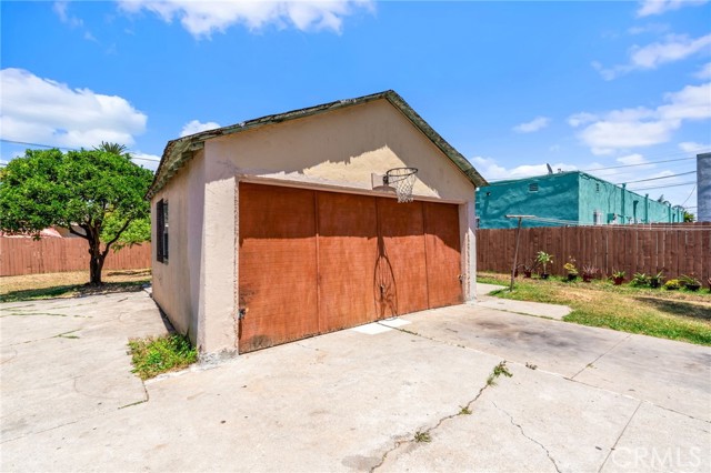 Detail Gallery Image 10 of 32 For 1415 W 104th St, Los Angeles,  CA 90047 - 2 Beds | 1 Baths