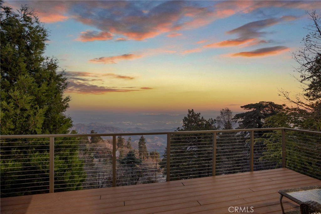 https://media.crmls.org/medias/a0d2149c-57d8-4990-ba88-9409ad4d72d2.jpg?preset=X-Large
