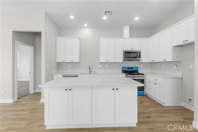 Detail Gallery Image 6 of 13 For 1341 E 8th St, Beaumont,  CA 92223 - 4 Beds | 2 Baths