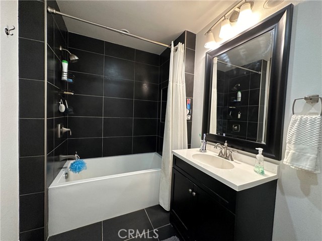 Detail Gallery Image 7 of 8 For 4201 Topanga Canyon Bld #116,  Woodland Hills,  CA 91364 - 2 Beds | 1 Baths