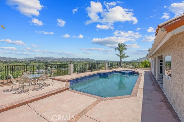 2039 Channelford Road, Westlake Village CA: https://media.crmls.org/medias/a0d34426-5f1f-4e87-9eb2-084e9fd804e4.jpg