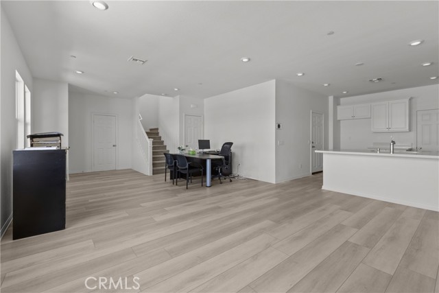 4295 S Hermosa Paseo, Ontario CA: https://media.crmls.org/medias/a0d379ea-ec6a-44fb-b67d-520868bca597.jpg