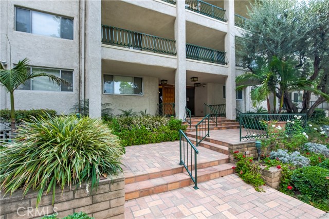 420 S Madison Ave #215, Pasadena, CA 91101