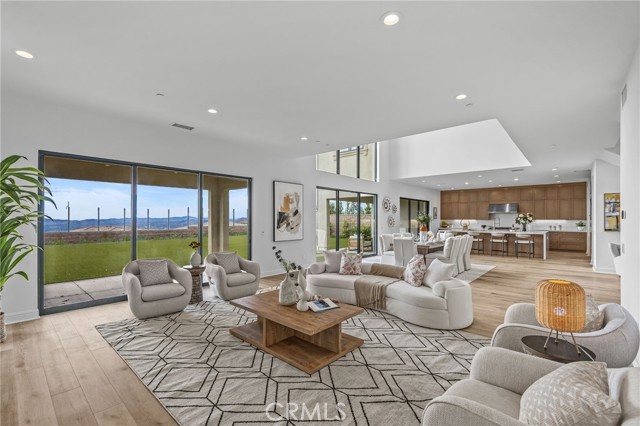 Detail Gallery Image 9 of 43 For 20268 W Albion Way, Porter Ranch,  CA 91326 - 5 Beds | 5/1 Baths