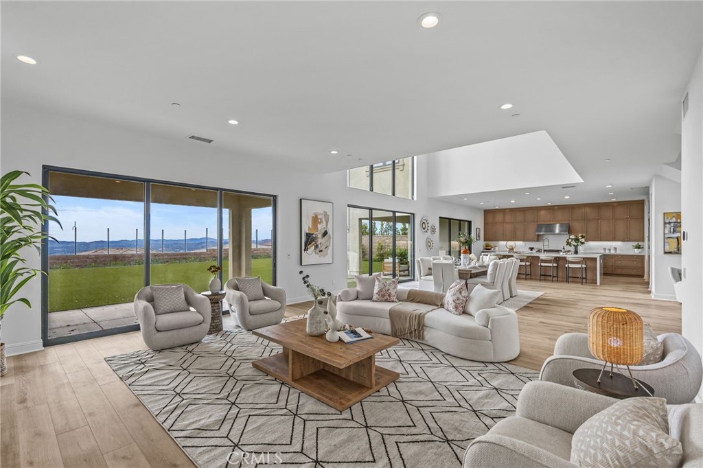 MLS #OC25254359 image #8