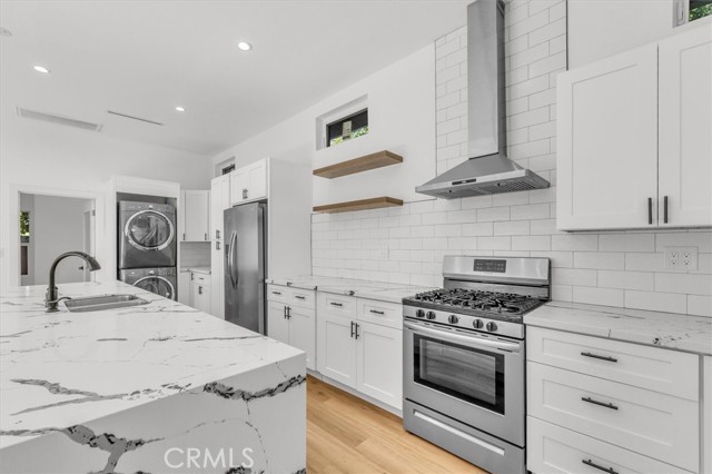 Detail Gallery Image 10 of 26 For 22716 Schoolcraft St, West Hills,  CA 91307 - 2 Beds | 2 Baths