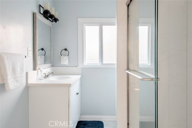 Detail Gallery Image 15 of 24 For 145 N Greenwood Ave, Pasadena,  CA 91107 - 4 Beds | 2/1 Baths