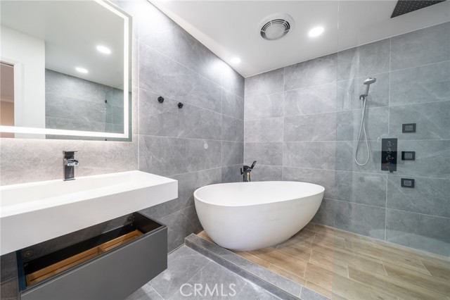 Image 17 of 21 For 6999 Leilani