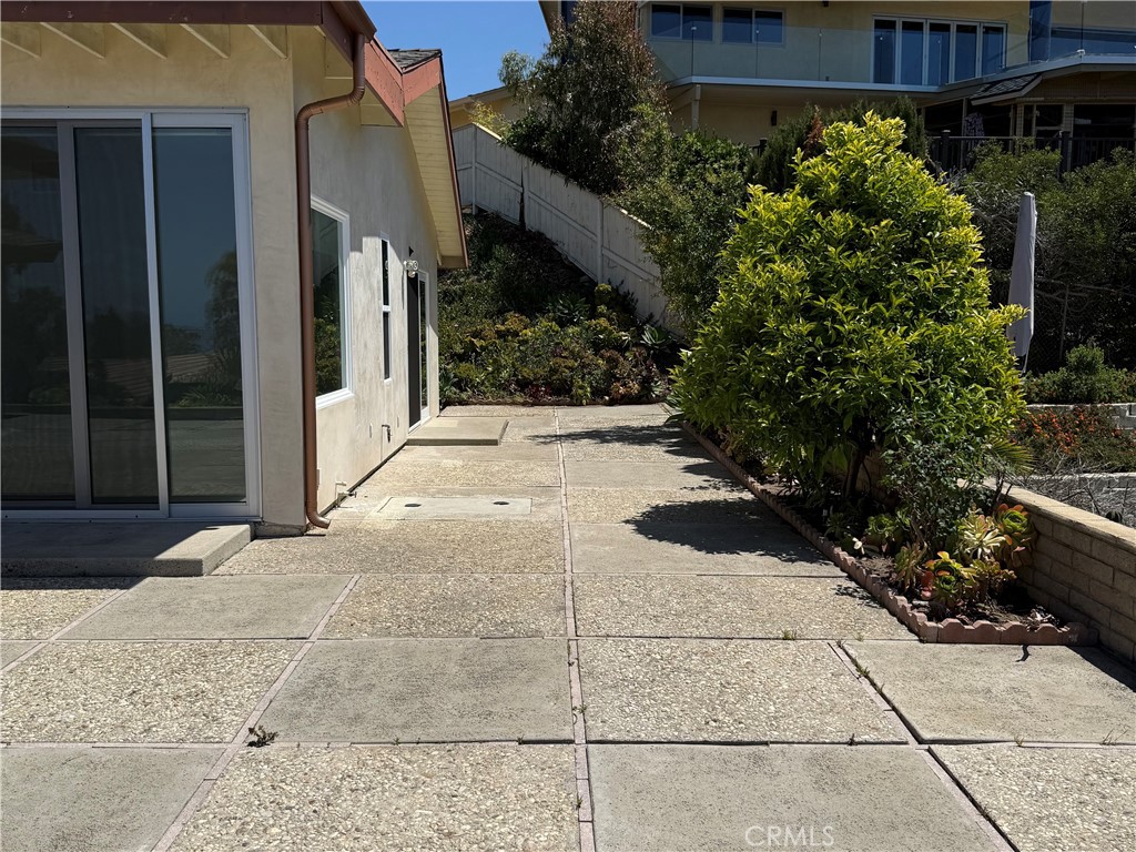 MLS #OC25118289 img 4