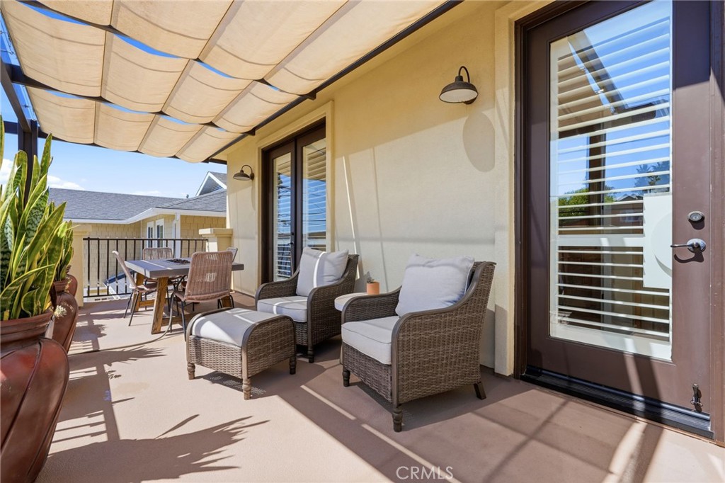 https://media.crmls.org/medias/a0d56d7f-82d5-465d-a6f5-2c724d6c4ad8.jpg?preset=X-Large