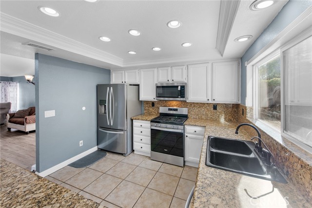 Detail Gallery Image 17 of 43 For 20599 Bloomfield, Riverside,  CA 92508 - 4 Beds | 3 Baths