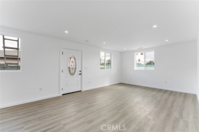 Detail Gallery Image 9 of 43 For 540 W 118th St, Los Angeles,  CA 90044 - 6 Beds | 5 Baths