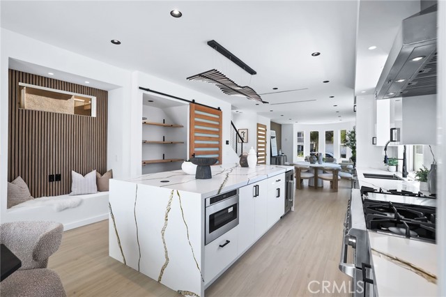 309 8th Street, Huntington Beach CA: https://media.crmls.org/medias/a0d6d0b3-6e33-406a-b5a5-6eb7a398386a.jpg