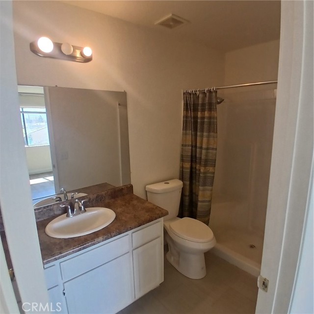 Detail Gallery Image 13 of 16 For 509 E Avenue Q-2 #B,  Palmdale,  CA 93550 - 2 Beds | 2 Baths