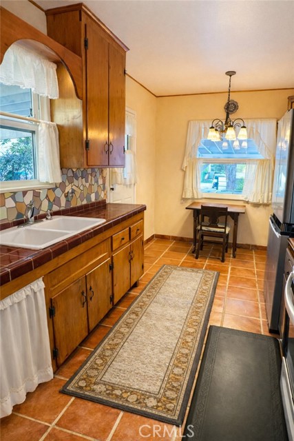 Detail Gallery Image 6 of 10 For 17451 Tulsa, Granada Hills,  CA 91344 - 5 Beds | 3 Baths