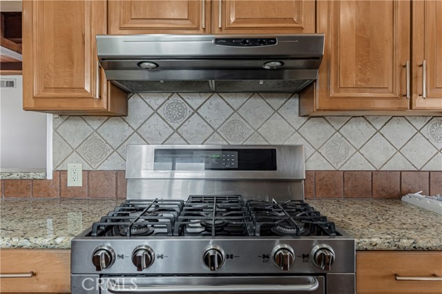 Detail Gallery Image 16 of 41 For 1111 Arbor Dell Rd, Los Angeles,  CA 90041 - 3 Beds | 2 Baths