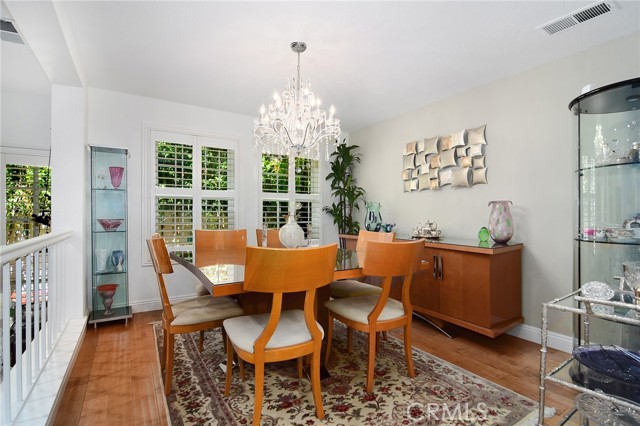 Detail Gallery Image 10 of 33 For 20950 Oxnard St #11,  Woodland Hills,  CA 91367 - 3 Beds | 2/1 Baths