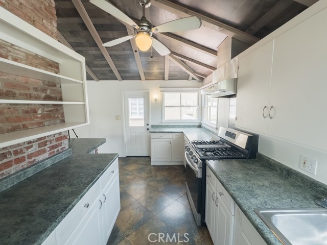 Detail Gallery Image 9 of 15 For 531 Monterey Dr, Laguna Beach,  CA 92651 - 2 Beds | 1 Baths
