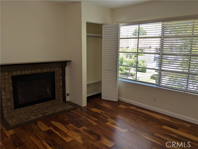 Detail Gallery Image 2 of 17 For 38 Exeter #7,  Irvine,  CA 92612 - 2 Beds | 1 Baths