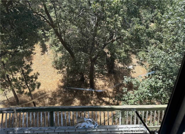 Detail Gallery Image 7 of 22 For 1076 Grass Valley Rd, Lake Arrowhead,  CA 92352 - 3 Beds | 2 Baths