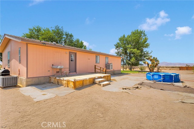 Detail Gallery Image 8 of 37 For 11025 Locust Ave, Lucerne Valley,  CA 92356 - 3 Beds | 2 Baths