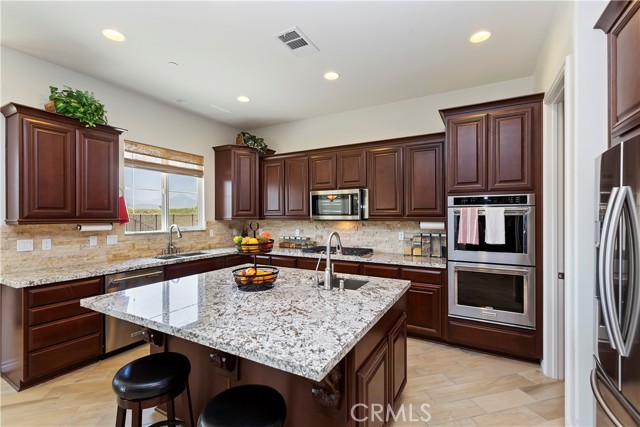 Detail Gallery Image 15 of 51 For 3090 Crystal Ridge Ln, Colton,  CA 92324 - 4 Beds | 3/1 Baths