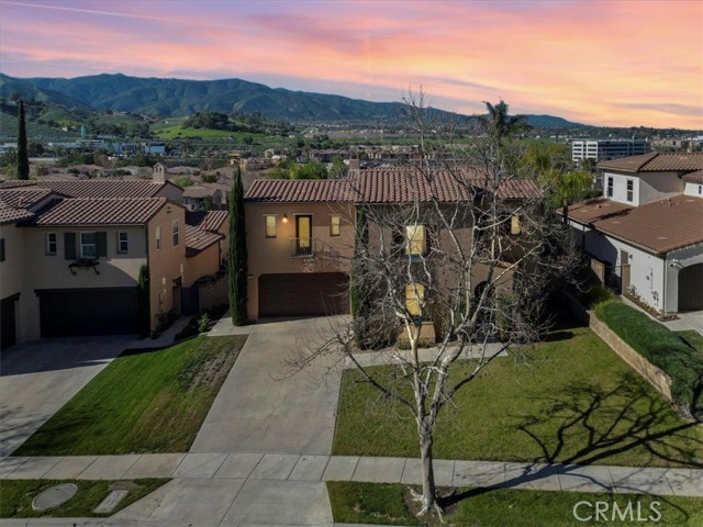 Detail Gallery Image 2 of 54 For 4332 Cantada, Corona,  CA 92883 - 4 Beds | 4/1 Baths