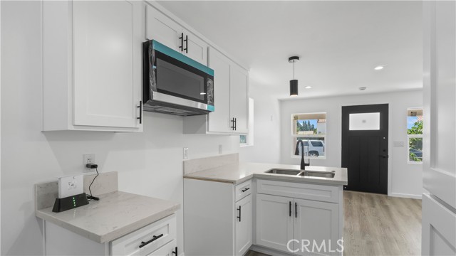 Detail Gallery Image 5 of 15 For 1563 E 119th, Los Angeles,  CA 90059 - 2 Beds | 2 Baths