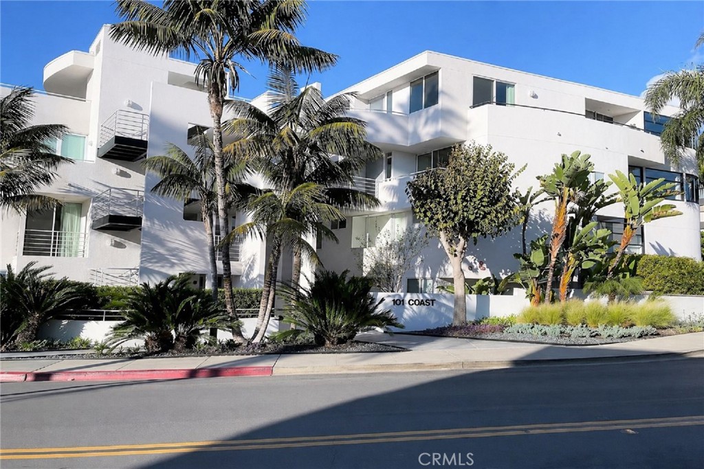 101 Coast Boulevard #4B