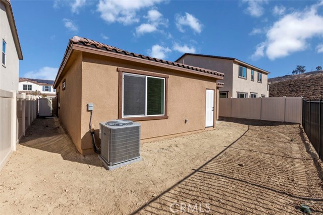 Detail Gallery Image 2 of 13 For 4592 Florence Dr, Lake Elsinore,  CA 92530 - 3 Beds | 2 Baths