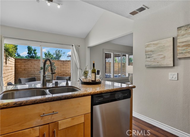 Detail Gallery Image 22 of 52 For 21016 Champlain, Lake Forest,  CA 92630 - 3 Beds | 2 Baths