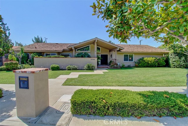 1016 Castlegate Ln, North Tustin, CA 92705