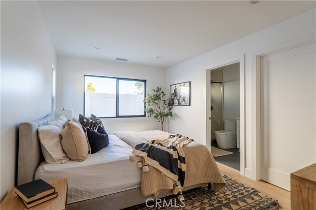 Detail Gallery Image 28 of 35 For 1719 Landis, Burbank,  CA 91504 - 6 Beds | 4 Baths