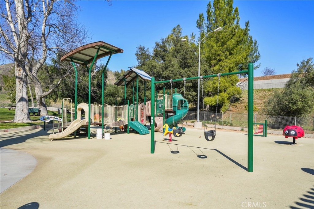 https://media.crmls.org/medias/a0df0b34-7d96-4c3b-b529-4c064f012f30.jpg?preset=X-Large