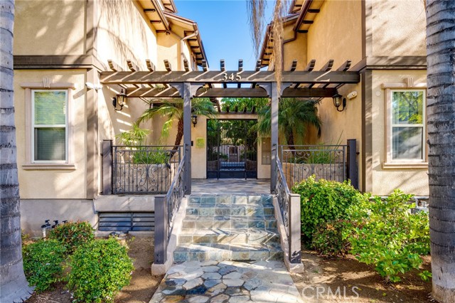 345 W Loraine Street, Glendale CA: https://media.crmls.org/medias/a0df9600-ff1f-4d2c-8d63-c86e27353635.jpg