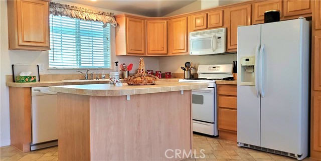 Detail Gallery Image 1 of 45 For 21621 Sandia Rd #167,  Apple Valley,  CA 92308 - 3 Beds | 2 Baths
