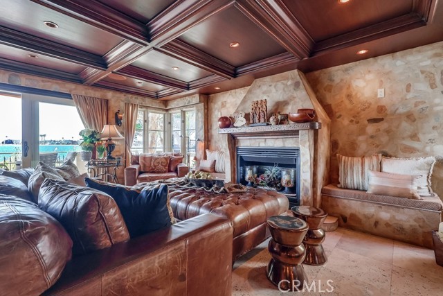 6048 Lido Lane, Long Beach CA: https://media.crmls.org/medias/a0e00023-a781-4806-928a-1552e4ec7c53.jpg