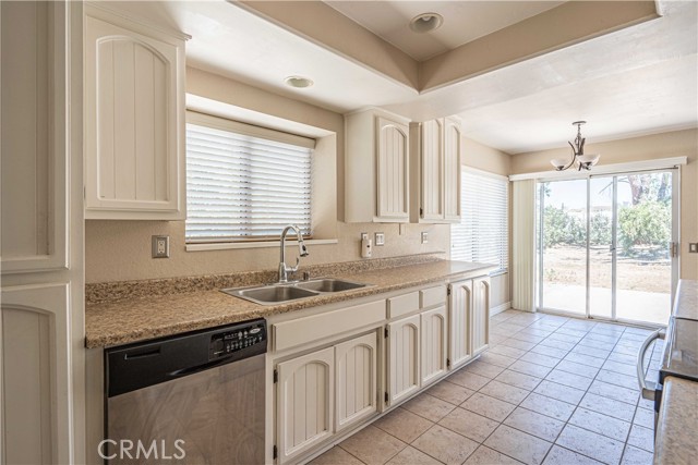 Detail Gallery Image 11 of 34 For 22910 Pheasant Dr, Canyon Lake,  CA 92587 - 3 Beds | 2 Baths