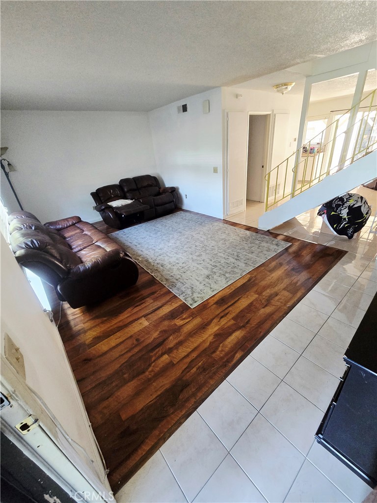 https://media.crmls.org/medias/a0e0ecf0-f83c-42e8-99d2-f26ebc1c5d46.jpg?preset=X-Large