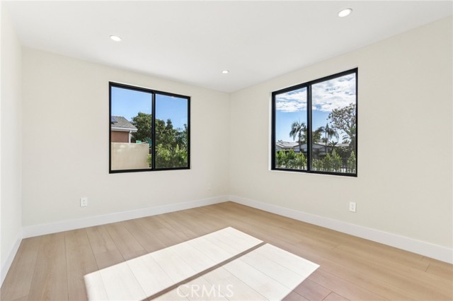 MLS #SR25263745 image #17