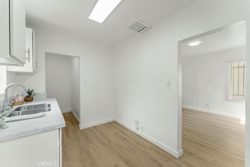 MLS #OC25105003 img 8