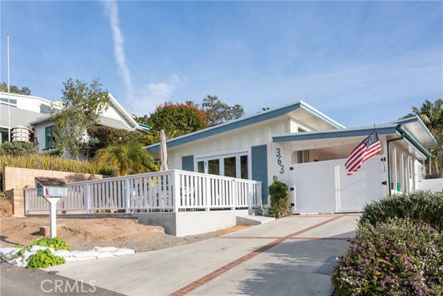 Detail Gallery Image 3 of 22 For 363 Ruby St, Laguna Beach,  CA 92651 - 3 Beds | 2 Baths