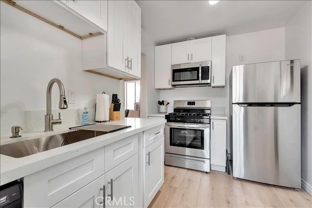 518 E Lime, Monrovia CA: https://media.crmls.org/medias/a0e24ffd-e96f-435e-a558-cfeced80e2c5.jpg